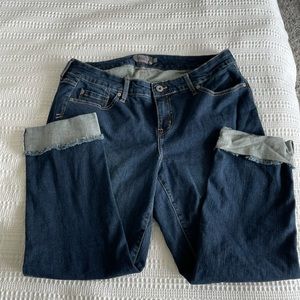 EUC Torrid Crop Boyfriend Jeans